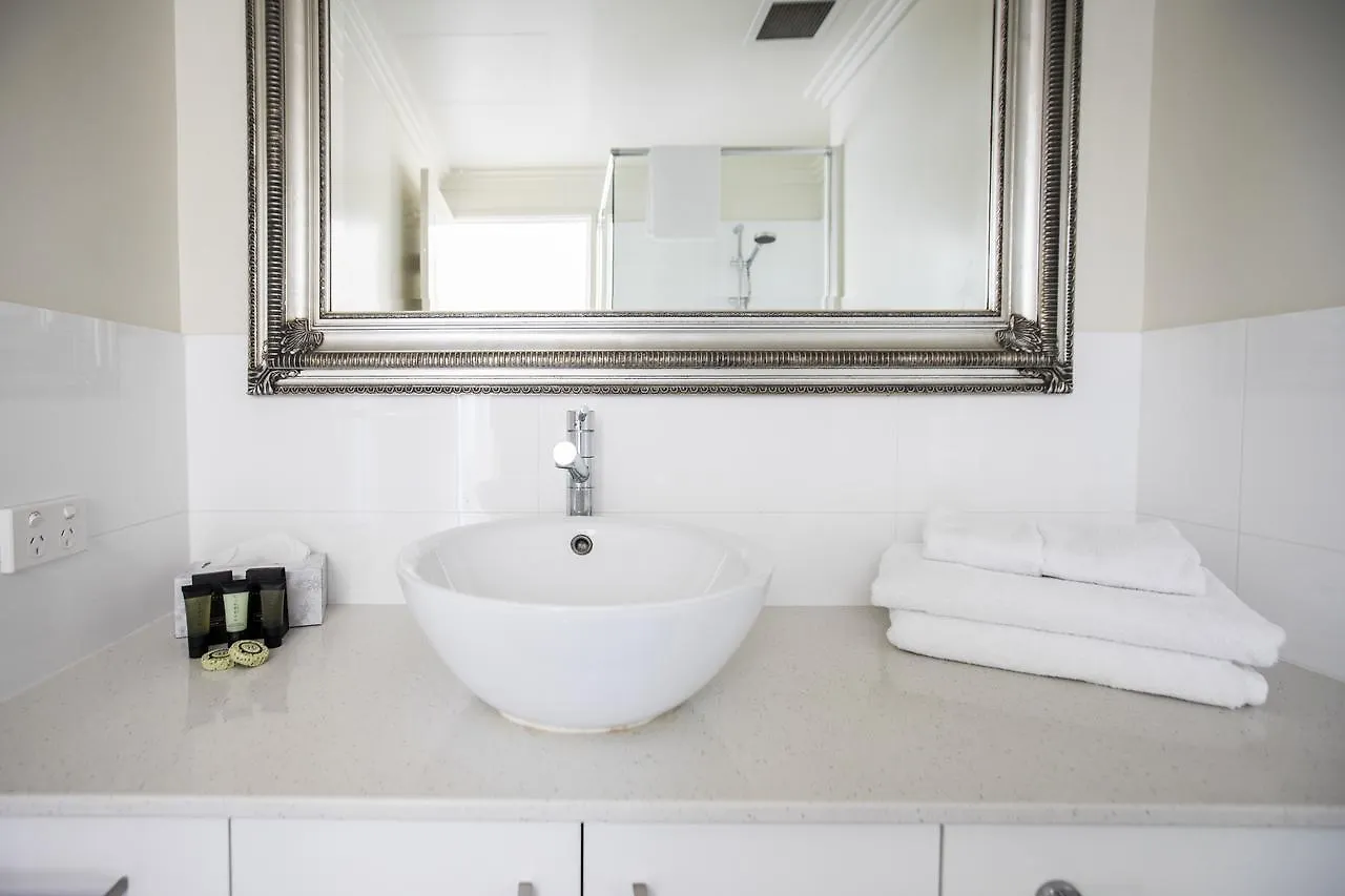 **** Aparthotel Zappeion Apartments Perth Australia