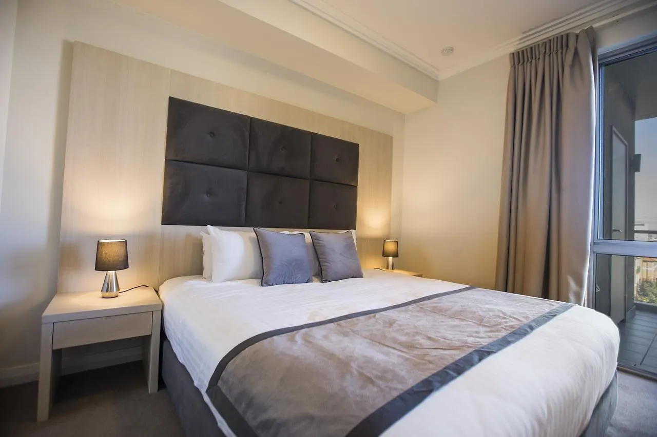 Zappeion Apartments Perth 4*,